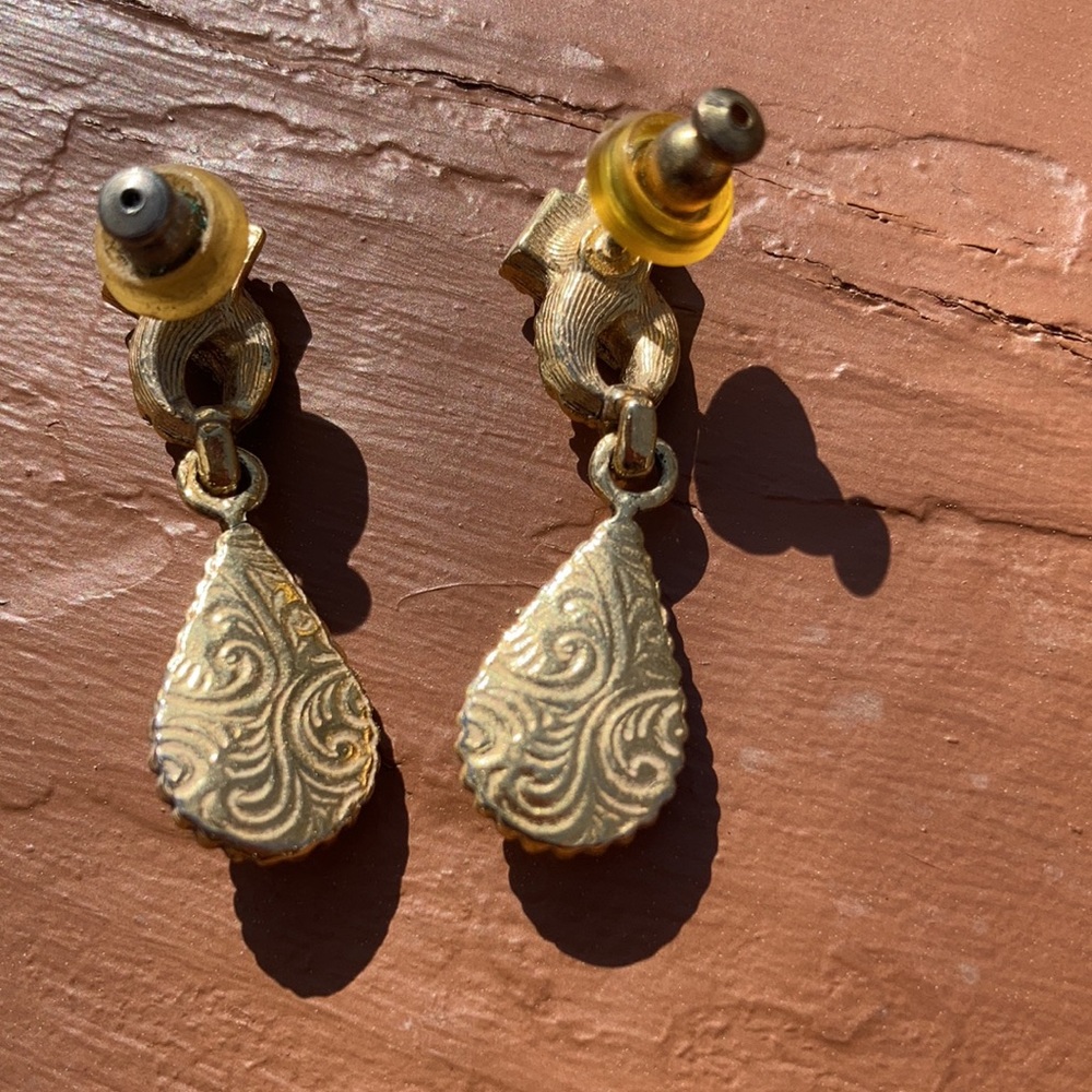 Purple dangle earrings - Picture 3 of 4